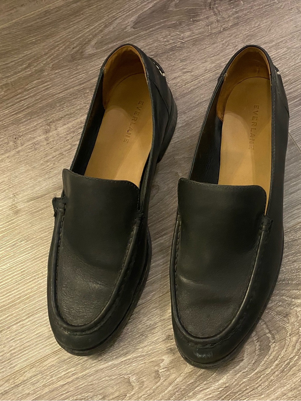 Everlane Women’s Modern Black Leather Slip-On Loafer